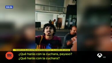 El vídeo de las amenazas a un empresario de Blanes que se niega a colocar lazos amarillos en su restaurante
