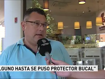 La pelea entre radicales siembra el pánico en Sevilla: "Volaron sillas, ladrillos...de todo" La pelea entre radicales siembra el pánico en Sevilla: "Volaron sillas, ladrillos...de todo"