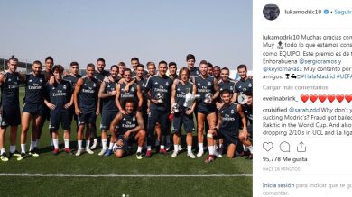 Luka Modric comparte sus premios de la UEFA con sus compañeros del Real Madrid