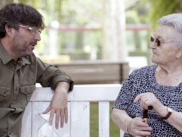 Jordi &Eacute;vole, en 'Hasta los 100 y m&aacute;s all&aacute;': "De su generaci&oacute;n, muchos amigos no le deben quedar, &iquest;no?"