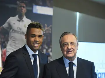 Mariano en su presentación con el Real Madrid Mariano en su presentación con el Real Madrid