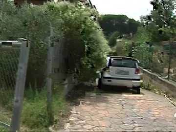 Hallan a una mujer muerta y envuelta en plásticos en su casa de Sils, en Girona Hallan a una mujer muerta y envuelta en plásticos en su casa de Sils, en Girona