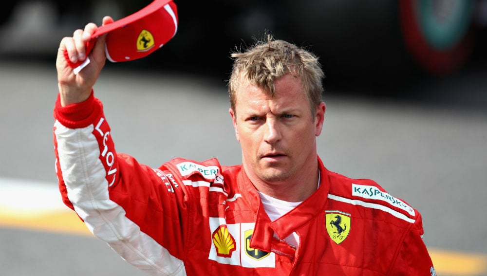 Kimi Raikkonen saluda