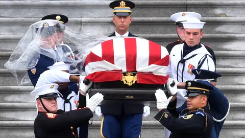 Imagen del ataúd del senador Imagen del ataúd del senador