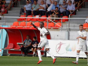 Vinicius, doblete y buenos detalles ante el filial del Atlético