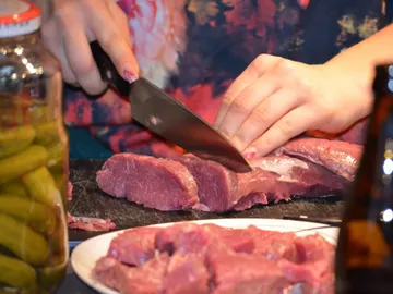 Lo de comer demasiada proteína también tiene sus riesgos. Lo de comer demasiada proteína también tiene sus riesgos.