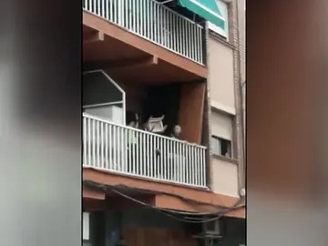 Enfrentamiento entre los vecinos y un clan familiar en La Llagosta Enfrentamiento entre los vecinos y un clan familiar en La Llagosta