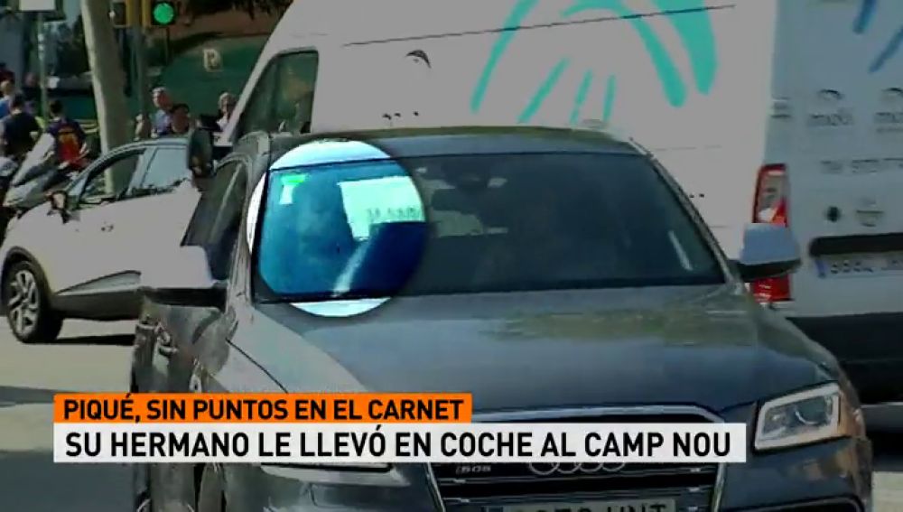 Gerard Piqué llega a la concentración del Barcelona como copiloto: su hermano conducía