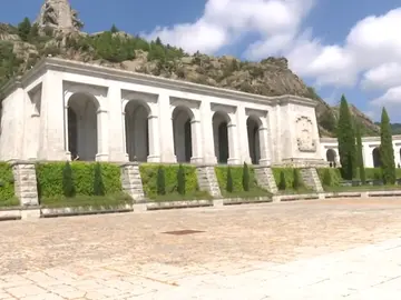 El nieto de Franco advierte al Gobierno: "No vamos a facilitar que juegue con la momia de mi abuelo" El nieto de Franco advierte al Gobierno: "No vamos a facilitar que juegue con la momia de mi abuelo"