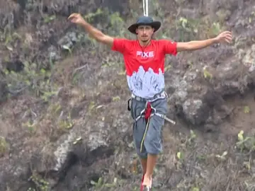 Baten un triple récord de España de highline en la villa grancanaria de Moya Baten un triple récord de España de highline en la villa grancanaria de Moya