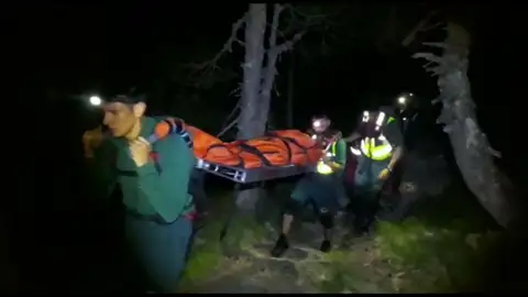 La Guardia Civil rescata a una montañera lesionada en el descenso de un pico en Benasque (Huesca) La Guardia Civil rescata a una montañera lesionada en el descenso de un pico en Benasque (Huesca)