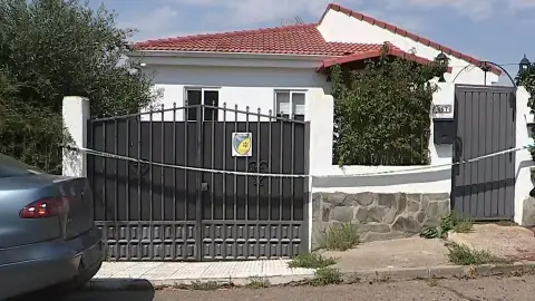 Vivienda de El Casar donde fue detenida la presunta autora del crimen Vivienda de El Casar donde fue detenida la presunta autora del crimen