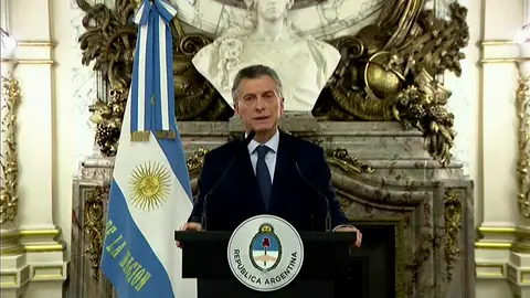 Macri reduce su Gobierno a menos de la mitad para afrontar la crisis económica Macri reduce su Gobierno a menos de la mitad para afrontar la crisis económica