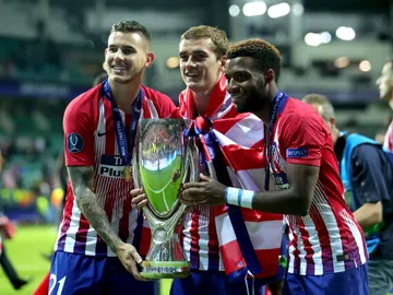 Lucas Hernández, Griezmann y Lemar, con la Supercopa de Europa Lucas Hernández, Griezmann y Lemar, con la Supercopa de Europa