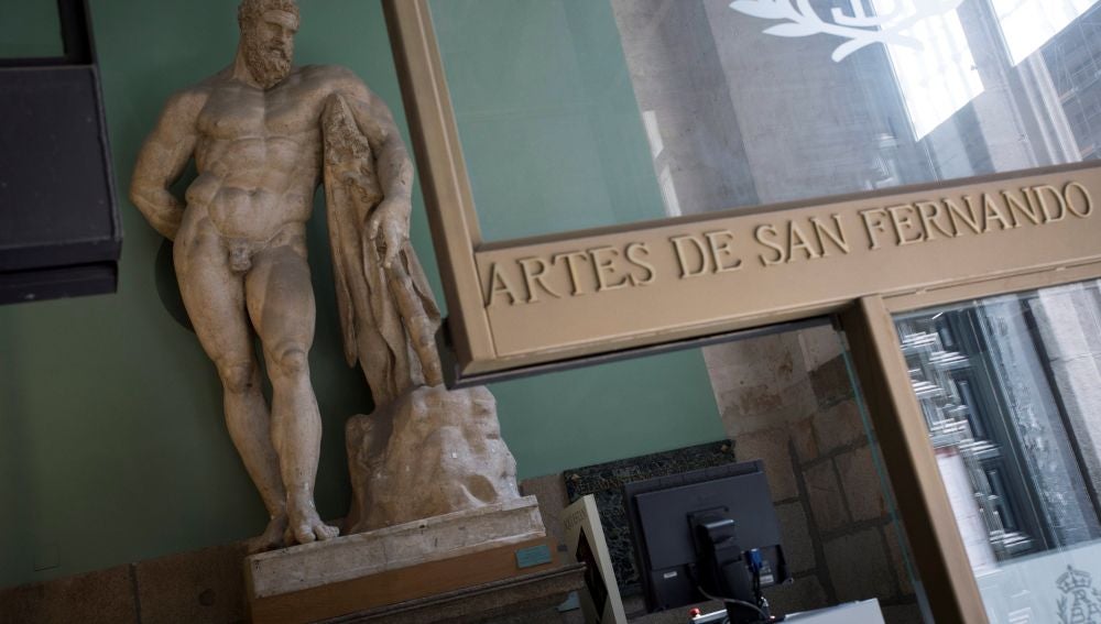 Vista de la escultura 'Hércules Farnese' dañada por las vibraciones de los trabajos realizados