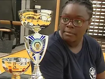 Paula Teresa, campeona junior de halterofilia, no sube al podio porque no es española Paula Teresa, campeona junior de halterofilia, no sube al podio porque no es española