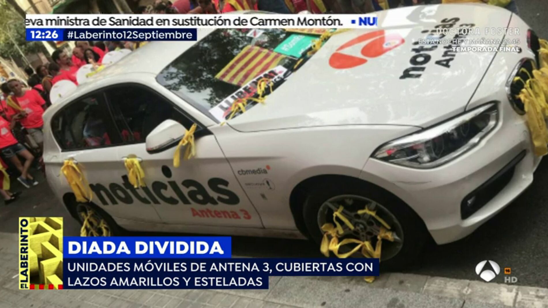 As&iacute; dejaron los nacionalistas una unidad m&oacute;vil de Antena 3 durante los actos de la Diada: lazos amarillos y mensajes independentistas