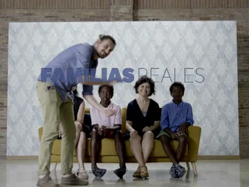 Muy pronto conocerás los testimonios de 'Familias reales', un programa especial presentado por Jordi Évole Muy pronto conocerás los testimonios de 'Familias reales', un programa especial presentado por Jordi Évole