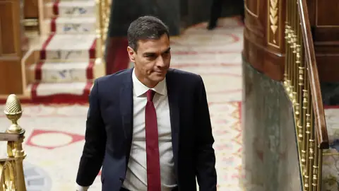 El presidente del Ejecutivo, Pedro Sánchez, entra al hemiciclo del Congreso de los Diputados El presidente del Ejecutivo, Pedro Sánchez, entra al hemiciclo del Congreso de los Diputados