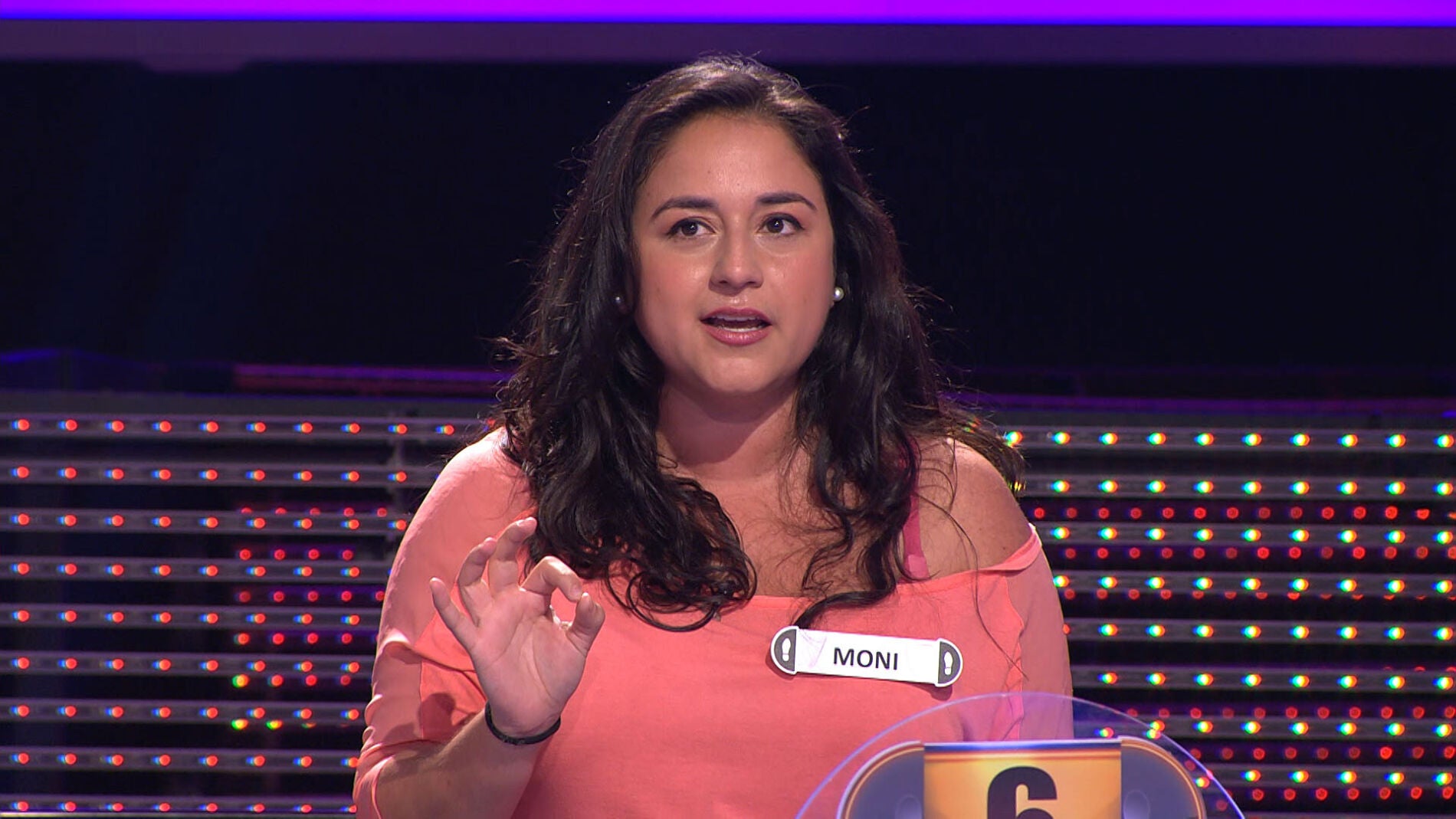 La tajante contestaci&oacute;n de una concursante a Arturo Valls tras imitar el acento colombiano