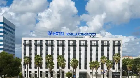 Fachada del Hotel Sevilla Congresos Fachada del Hotel Sevilla Congresos