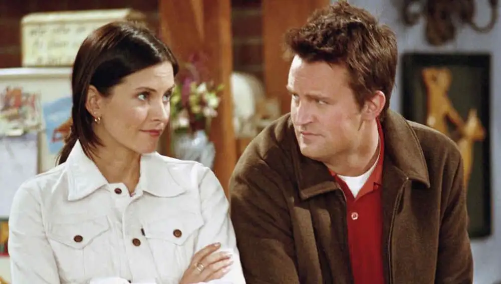 Mónica y Chandler en 'Friends'