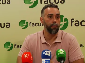 Facua propone al Gobierno que baje al 4% el IVA de la luz, una medida que ahorraría al usuario 130 euros anuales Facua propone al Gobierno que baje al 4% el IVA de la luz, una medida que ahorraría al usuario 130 euros anuales