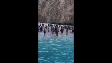 Un derrumbe en la turística playa griega de Navagio causa siete heridos