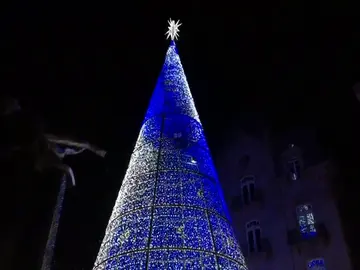 Vigo inició este miércoles el montaje de sus luces de Navidad, Vigo inició este miércoles el montaje de sus luces de Navidad,