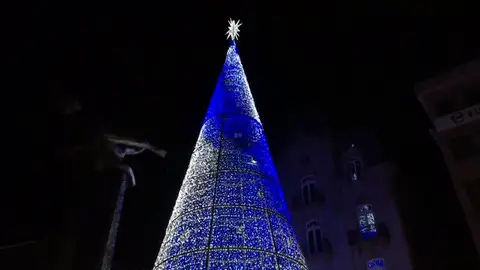 Vigo inició este miércoles el montaje de sus luces de Navidad, Vigo inició este miércoles el montaje de sus luces de Navidad,