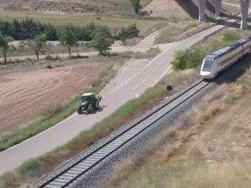 En algunos tramos de Teruel los tractores van más rápido que los trenes AVE