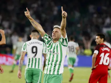Joaquín celebra su gol contra el Sevilla Joaquín celebra su gol contra el Sevilla