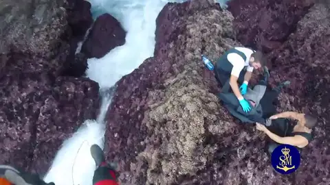 Rescatado un percebeiro atrapado en un acantilado Rescatado un percebeiro atrapado en un acantilado