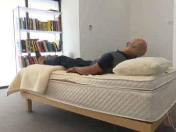 Científicos inventan una cama capaz de reducir la edad biológica en 15 años. Científicos inventan una cama capaz de reducir la edad biológica en 15 años.