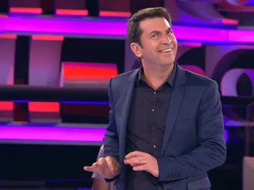 Arturo Valls se niega a irse a casa sin saber cómo se inventó el supositorio Arturo Valls se niega a irse a casa sin saber cómo se inventó el supositorio