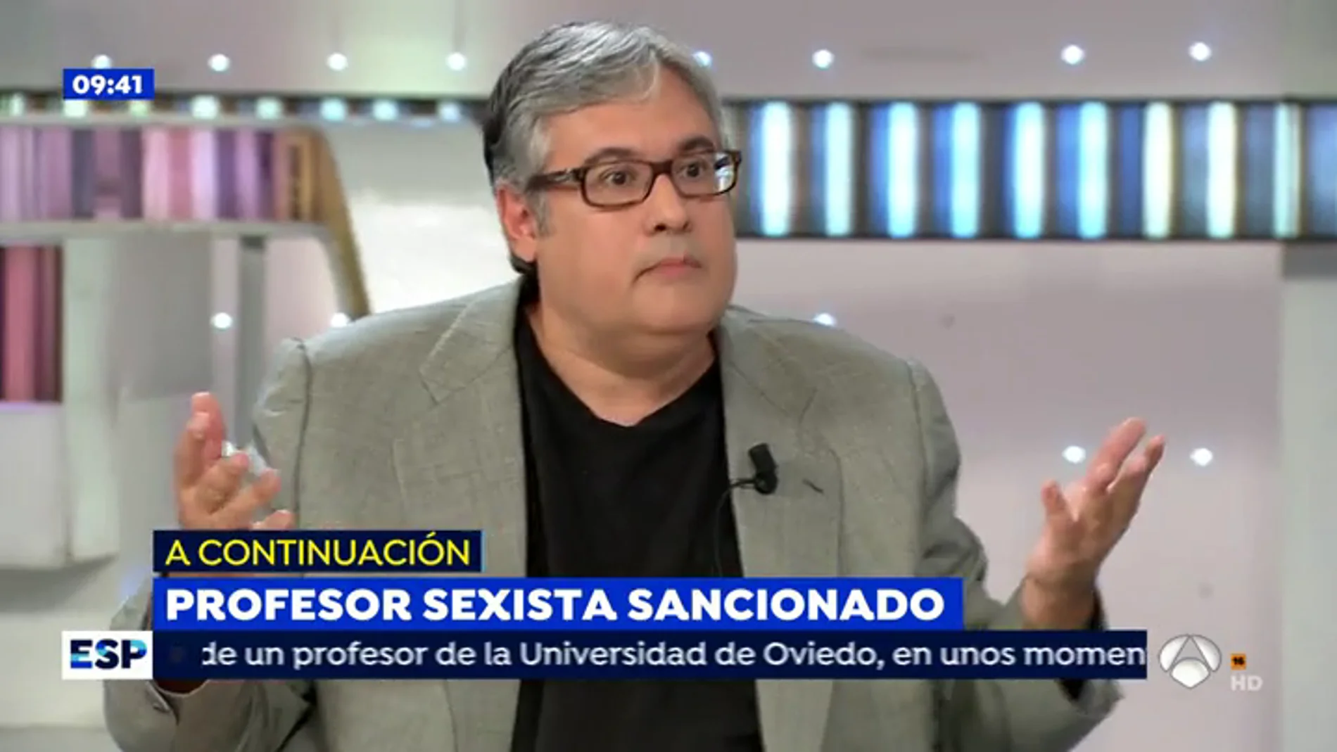 Juan Manuel de Prada confiesa en 'Espejo Público' que le atajar su carrera universitaria: "A mi me ofrecieron lo mismo que a Ada Colau"