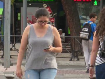 León sancionará a los peatones con móvil despistados 