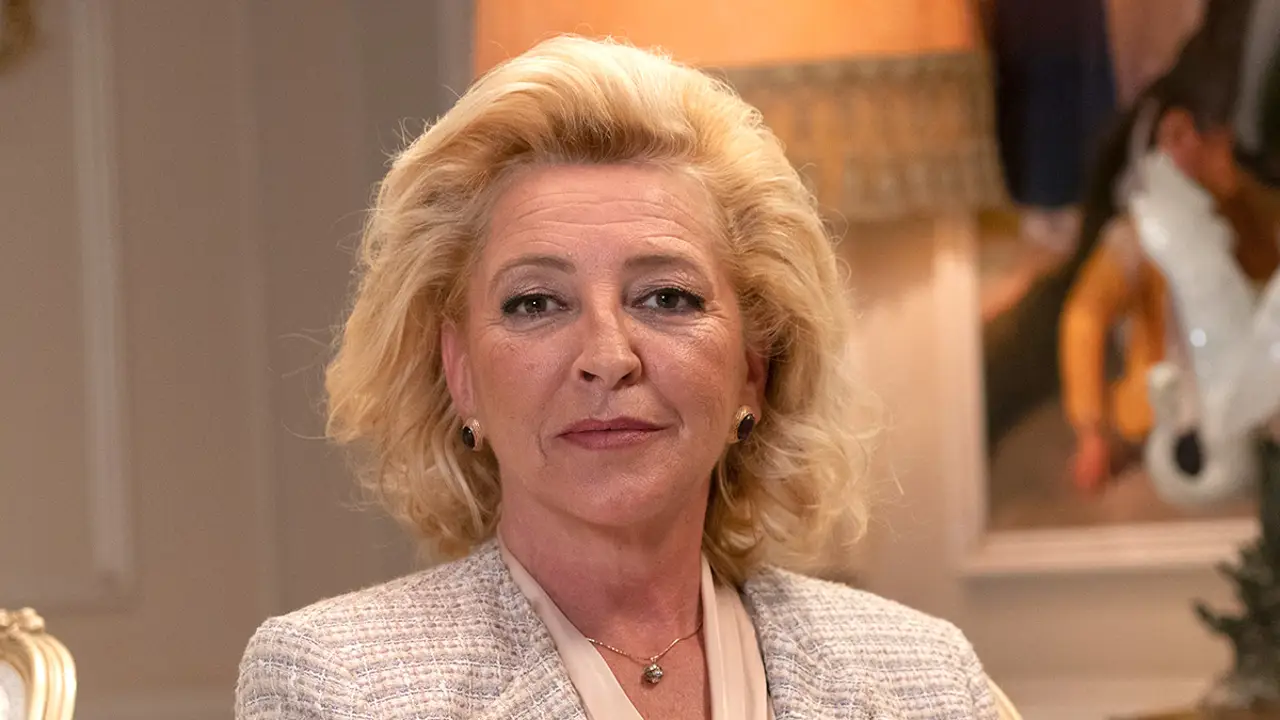 Anna Azcona es Ascensión Darín