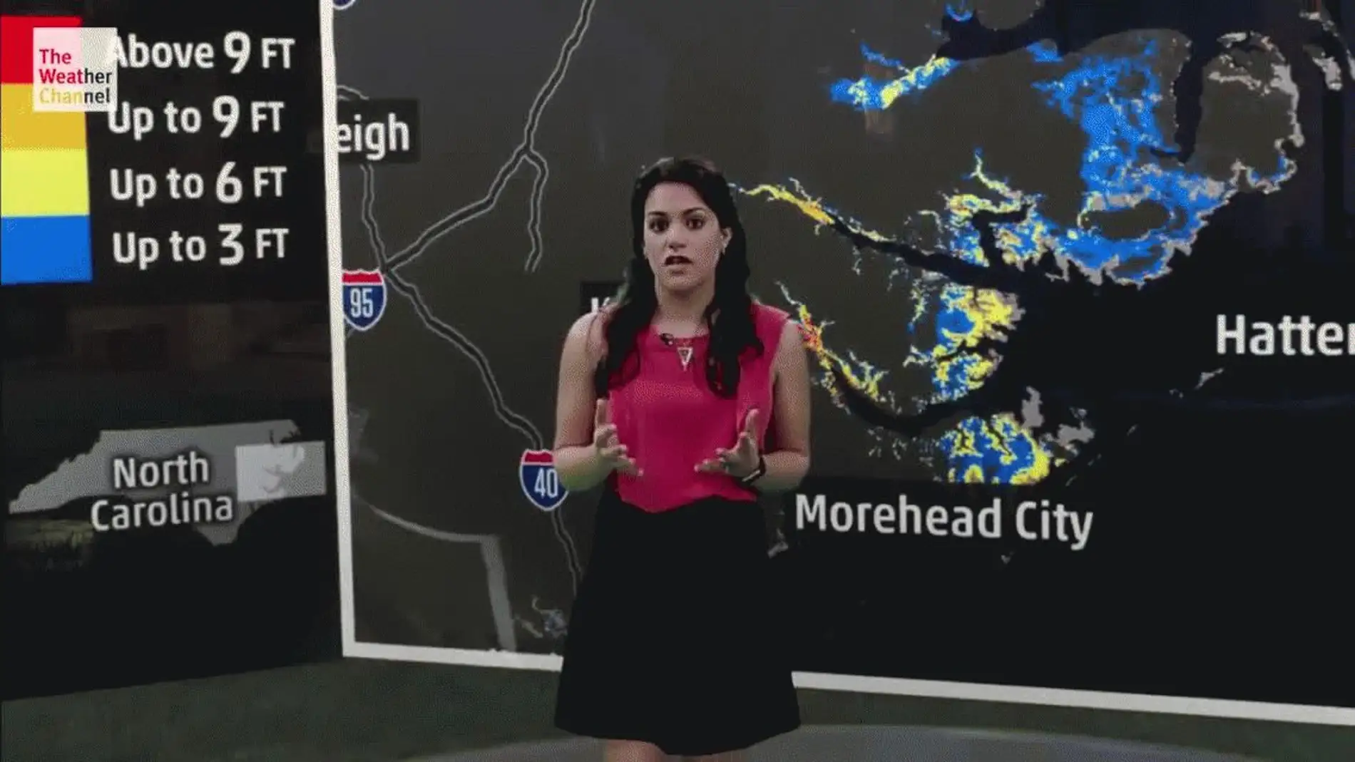 Erika Navarro en 'The Weather Channel' presentando el huracán 'Florence'