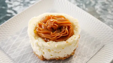 Tarta de queso de coco y dulce de leche, maravillosa. Para disfrutar sin necesidad de poner el horno.
