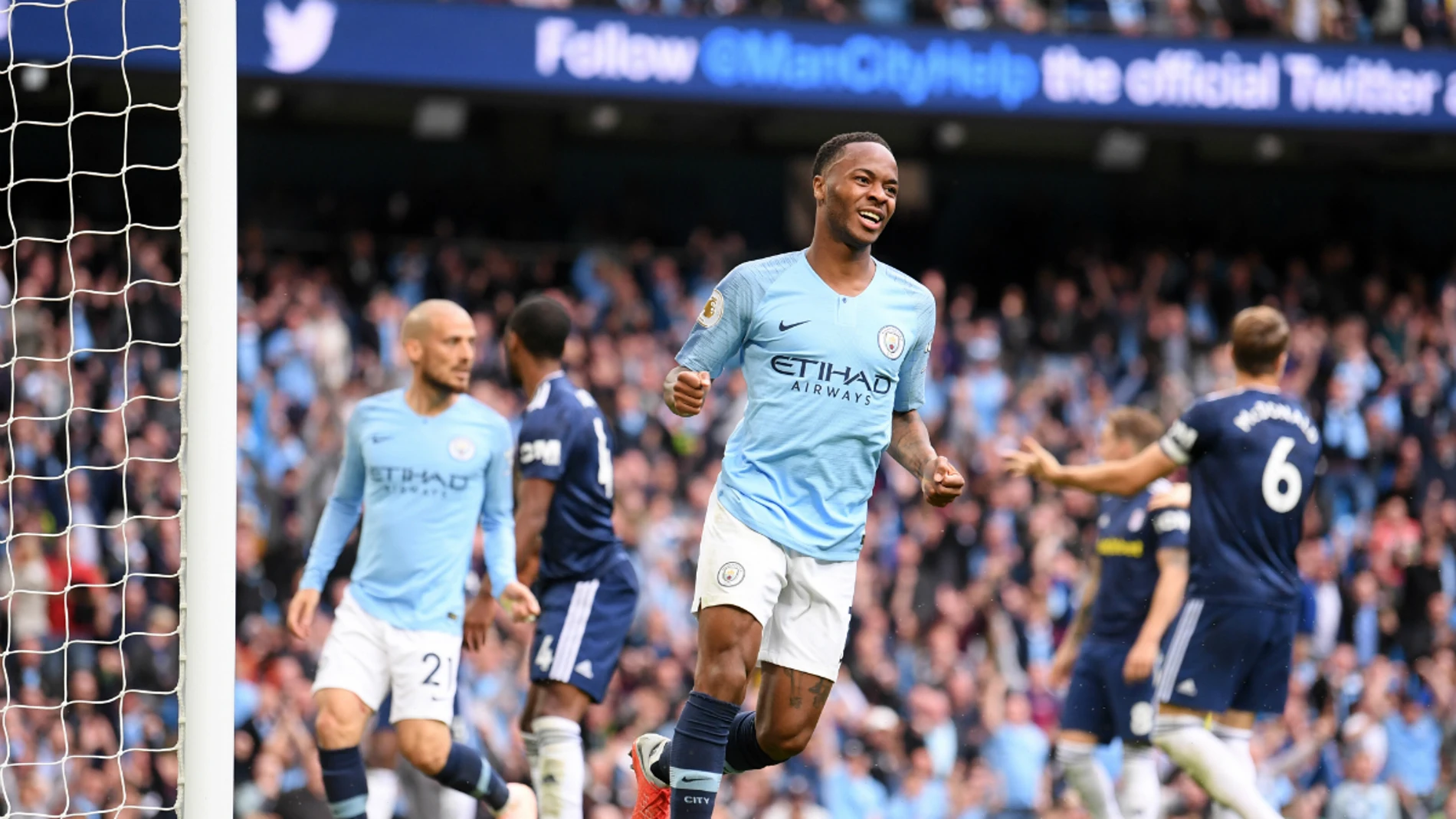Sterling celebra un gol con el Manchester City Sterling celebra un gol con el Manchester City