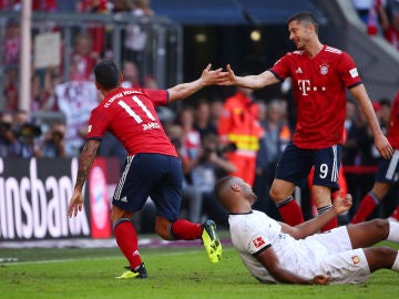 James celebra su gol contra el Leverkusen