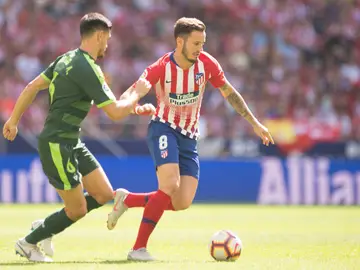 Saúl conduce el balón durante el partido contra el Eibar Saúl conduce el balón durante el partido contra el Eibar