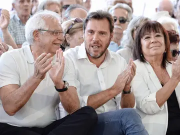 Josep Borrell, en un acto con Óscar Puente y Cristina Narbona Josep Borrell, en un acto con Óscar Puente y Cristina Narbona