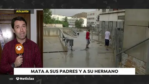 Detienen a un hombre por presuntamente matar a sus padres y a un hermano en Alicante Detienen a un hombre por presuntamente matar a sus padres y a un hermano en Alicante