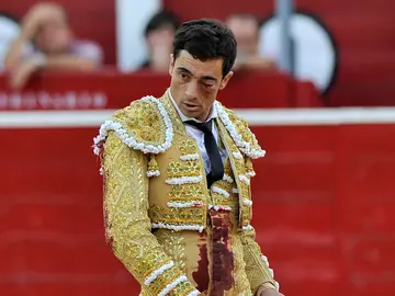 Paco Ureña, cogido en el ojo Paco Ureña, cogido en el ojo