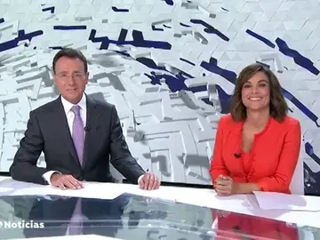 Matías Prats y Mónica Carrillo celebran sus 10 años juntos en televisión Matías Prats y Mónica Carrillo celebran sus 10 años juntos en televisión