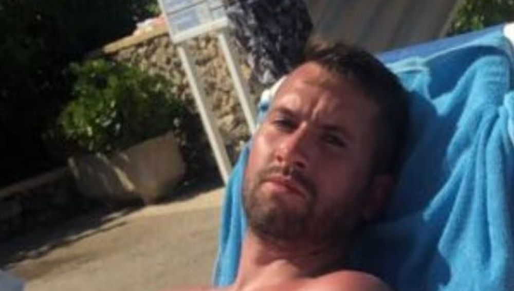 El turista que pide una compensación por salvar a dos niños