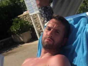 El turista que pide una compensación por salvar a dos niños El turista que pide una compensación por salvar a dos niños