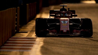 Vettel certifica el dominio de Ferrari en Marina Bay con Alonso 10º y Sainz 13º